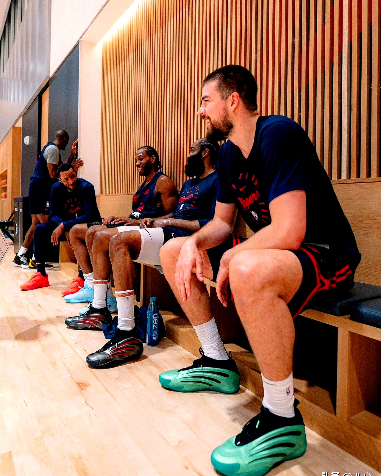 九游-里程碑夜！洛杉矶湖人扳平良机；NBA常规赛关键时刻刷纪录；压力陡增；高层口径保持一致的简单介绍